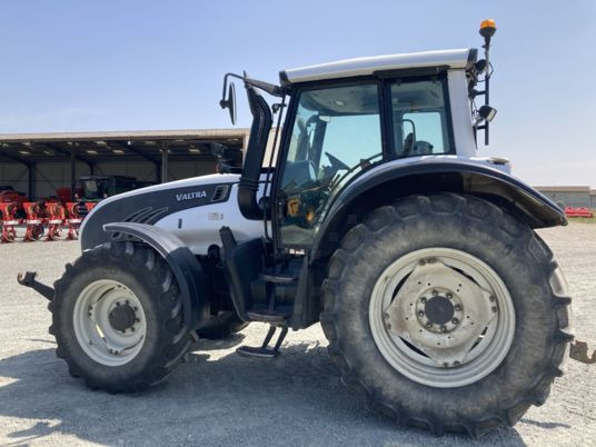 Valtra T 152 - Farm tractor: picture 3 Valtra T 152 - Farm tractor: picture 3