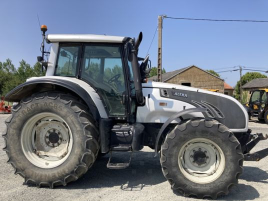 Valtra T 152 - Farm tractor: picture 5 Valtra T 152 - Farm tractor: picture 5