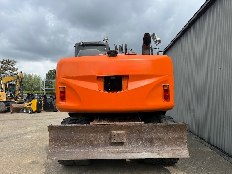 Hitachi ZX 140 W-5 - Wheel excavator: picture 3 Hitachi ZX 140 W-5 - Wheel excavator: picture 3