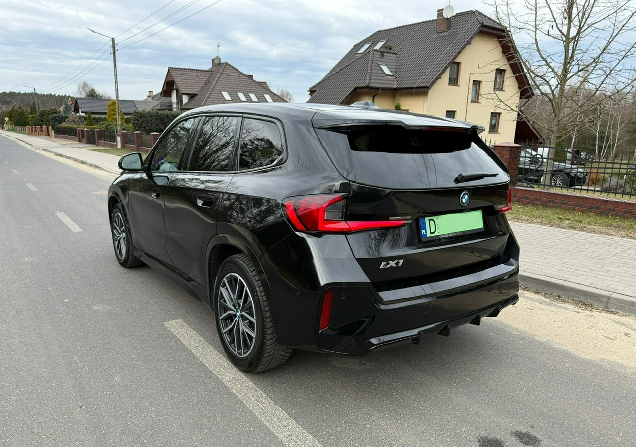 BMW X1 iX1 iX1 xDrive30 313KM M-Sport H/K Panorama AdaptiveLed Masaże Kam360 - SUV: picture 3 BMW X1 iX1 iX1 xDrive30 313KM M-Sport H/K Panorama AdaptiveLed Masaże Kam360 - SUV: picture 3