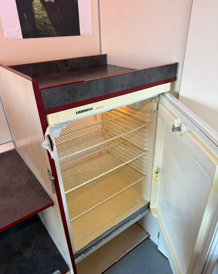 Citroen Jumper Autosklep wędlin Sklep Gastronomiczny Food Truck Foodtruck Borco 200 - Vending truck: picture 3 Citroen Jumper Autosklep wędlin Sklep Gastronomiczny Food Truck Foodtruck Borco 200 - Vending truck: picture 3