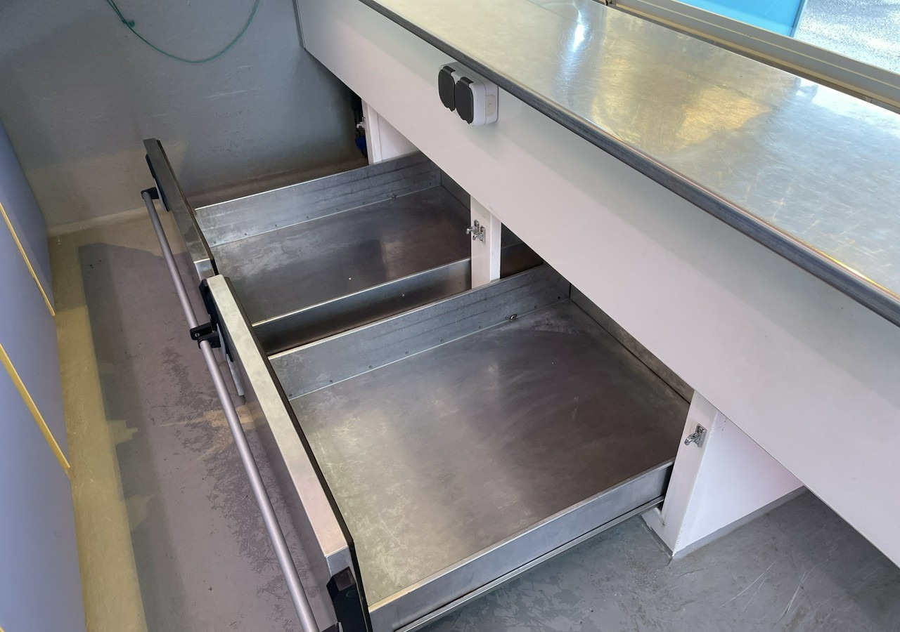 Fiat Ducato Autosklep Ryb Gastronomiczny food truck foodtruck sklep 112tkm BORCO - Vending truck: picture 4 Fiat Ducato Autosklep Ryb Gastronomiczny food truck foodtruck sklep 112tkm BORCO - Vending truck: picture 4