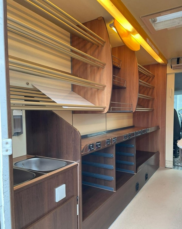 Fiat Ducato Autosklep piecz Gastronomiczny Food Truck Foodtruck sklep 132tkm Bor - Vending truck: picture 4 Fiat Ducato Autosklep piecz Gastronomiczny Food Truck Foodtruck sklep 132tkm Bor - Vending truck: picture 4