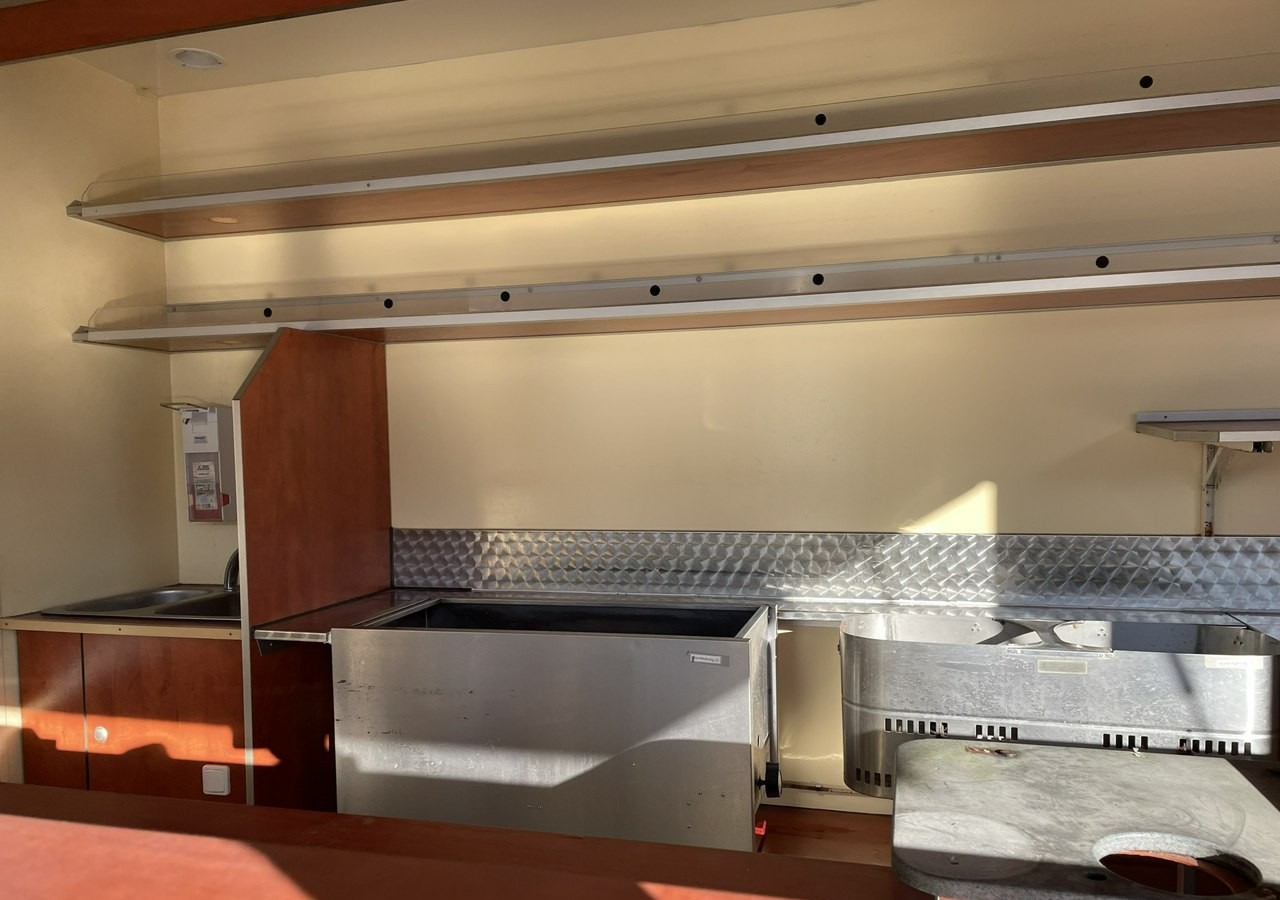 Fiat Ducato Autosklep wędlin Gastronomiczna food truck foodtruck sklep 118tkm 20 - Vending truck: picture 5 Fiat Ducato Autosklep wędlin Gastronomiczna food truck foodtruck sklep 118tkm 20 - Vending truck: picture 5