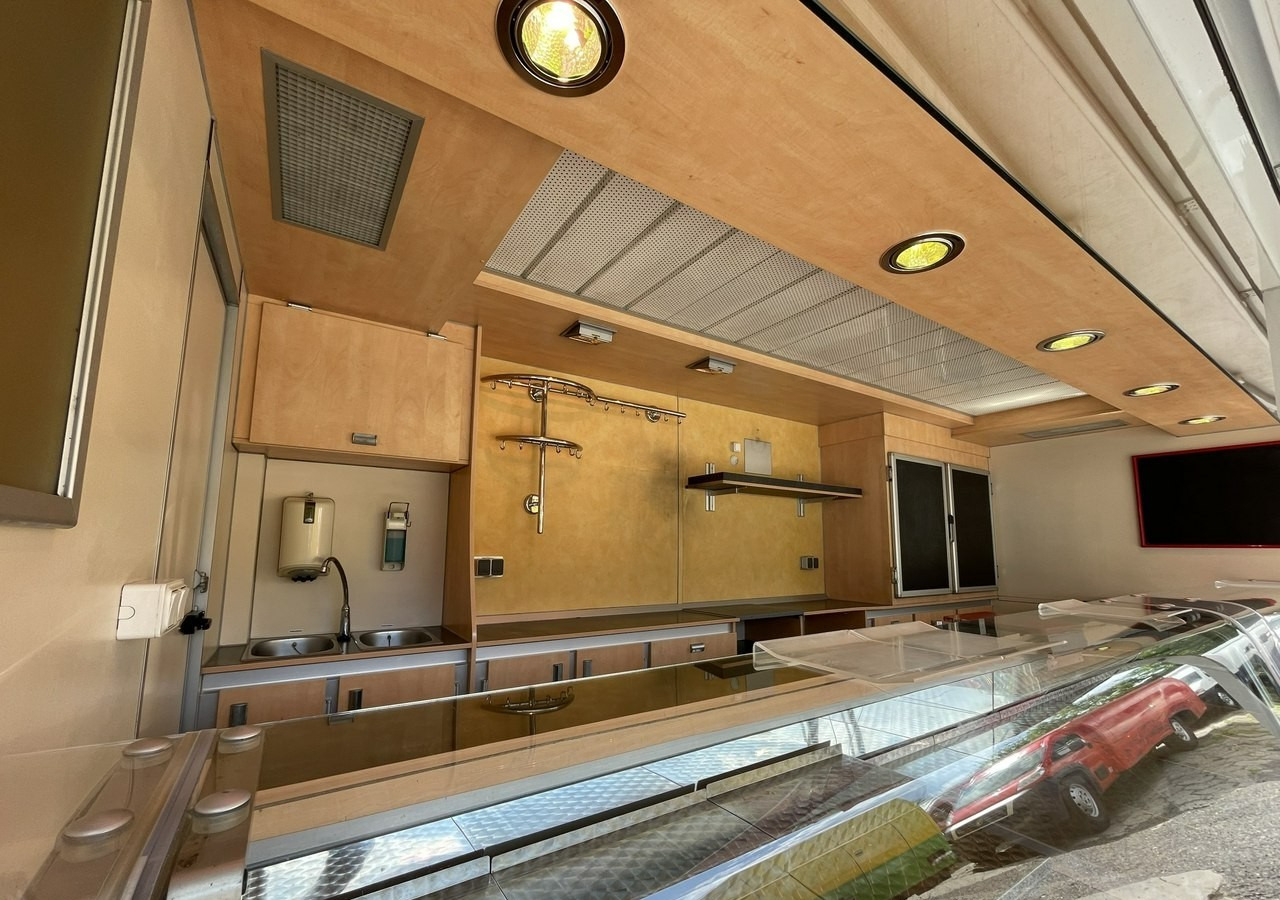 Fiat Ducato Autosklep wędlin Gastronomiczny Food Truck Foodtruck Sklep Borco - Vending truck: picture 5 Fiat Ducato Autosklep wędlin Gastronomiczny Food Truck Foodtruck Sklep Borco - Vending truck: picture 5
