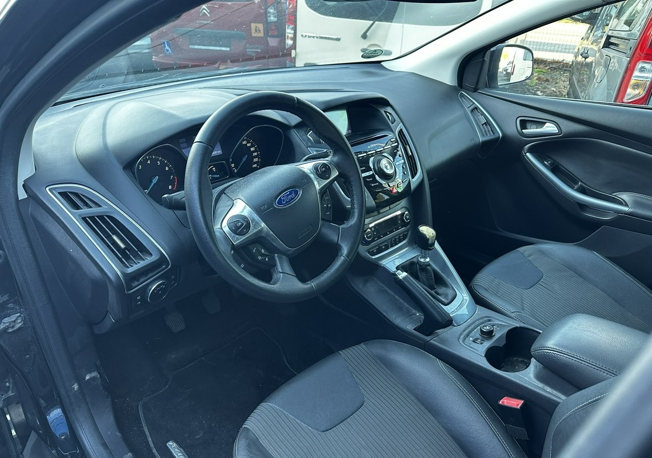 Ford Focus III Ford Focus Bogate wyposażenie 2012 - Hatchback: picture 5 Ford Focus III Ford Focus Bogate wyposażenie 2012 - Hatchback: picture 5
