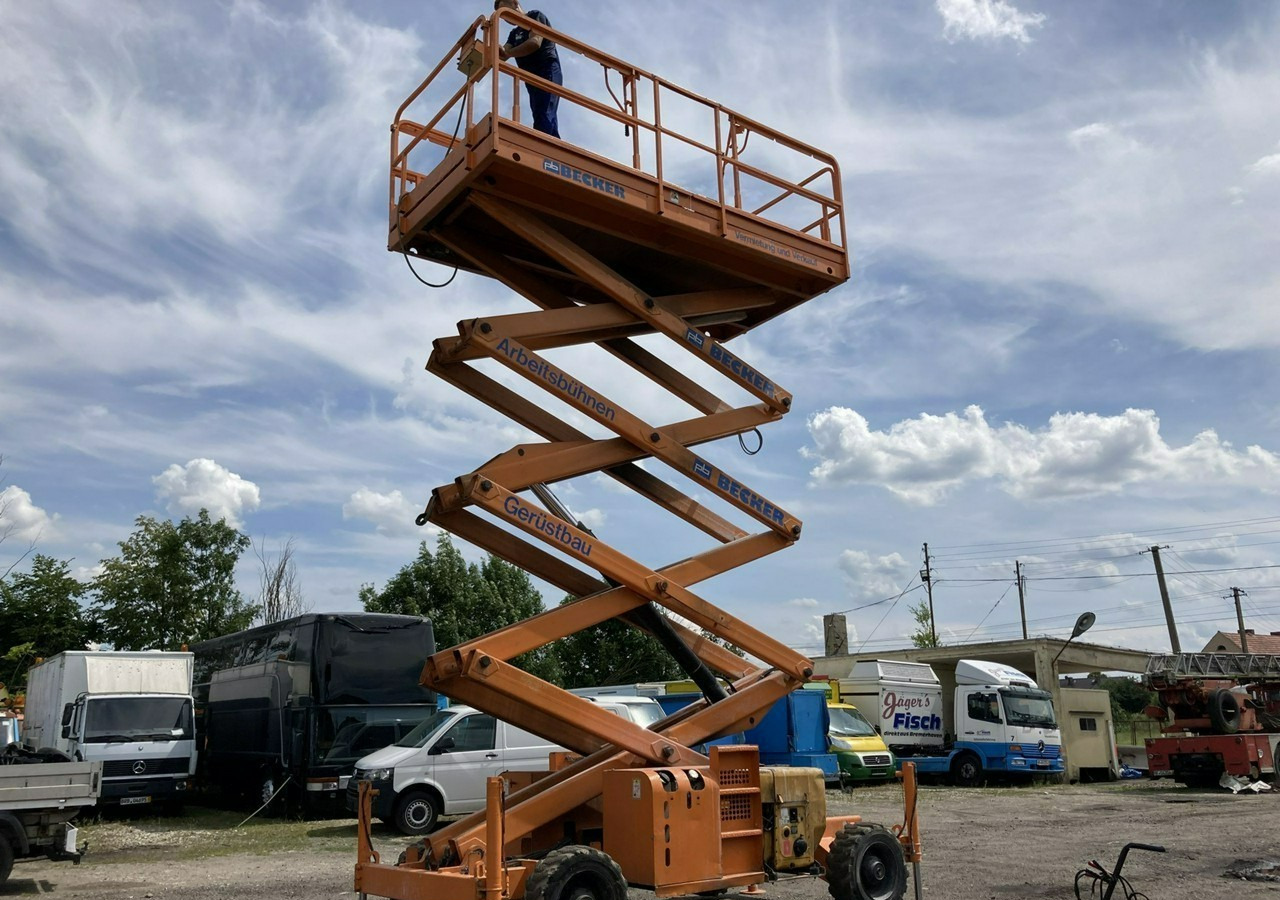 Inna Inny Podnośnik nożycowy Haulotte H15SDX 4x4 podpory 6905 mg 15 metrów - Scissor lift: picture 5 Inna Inny Podnośnik nożycowy Haulotte H15SDX 4x4 podpory 6905 mg 15 metrów - Scissor lift: picture 5