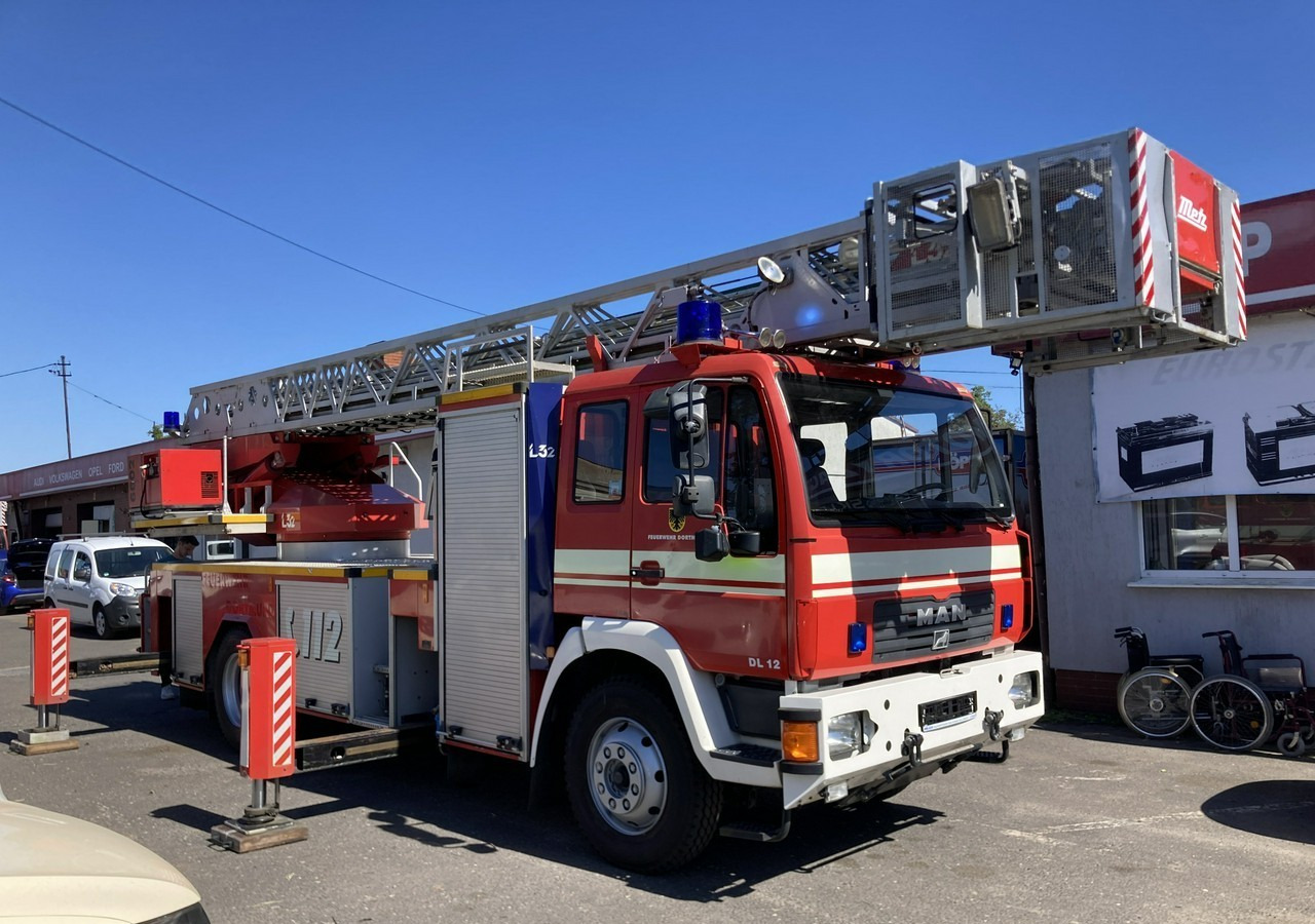 MAN Inny MAN Man 15,280 Straż pożarna drabina Strażacka zwyżka podnośnik 32m Metz - Fire truck: picture 1 MAN Inny MAN Man 15,280 Straż pożarna drabina Strażacka zwyżka podnośnik 32m Metz - Fire truck: picture 1