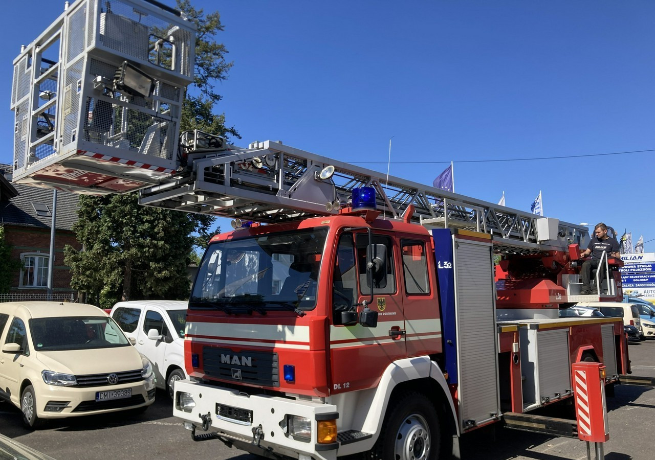 MAN Inny MAN Man 15,280 Straż pożarna drabina Strażacka zwyżka podnośnik 32m Metz - Fire truck: picture 4 MAN Inny MAN Man 15,280 Straż pożarna drabina Strażacka zwyżka podnośnik 32m Metz - Fire truck: picture 4