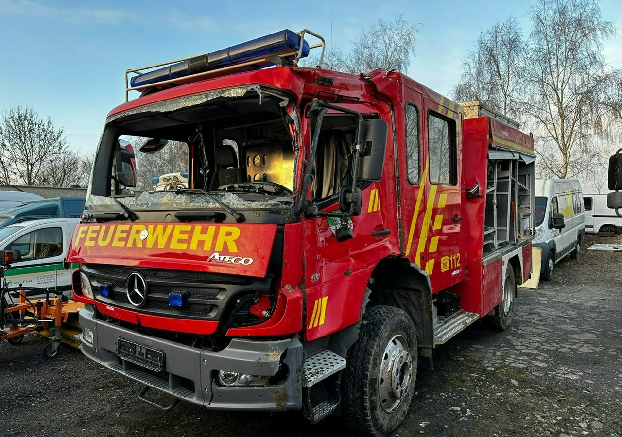 Mercedes-Benz Atego 918 Straż Pożarna 4X4 Wóz strażacki 2006 Atego 918 Straż Pożarna 4X4 Wóz strażacki 2006 - Fire truck: picture 3 Mercedes-Benz Atego 918 Straż Pożarna 4X4 Wóz strażacki 2006 Atego 918 Straż Pożarna 4X4 Wóz strażacki 2006 - Fire truck: picture 3