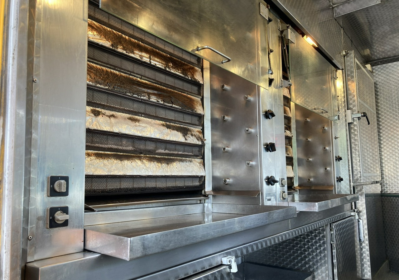 Mercedes-Benz Sprinter Autosklep Grill kurczak Gastronomiczny Food Truck Foodtruck sklep 20 - Vending truck: picture 4 Mercedes-Benz Sprinter Autosklep Grill kurczak Gastronomiczny Food Truck Foodtruck sklep 20 - Vending truck: picture 4