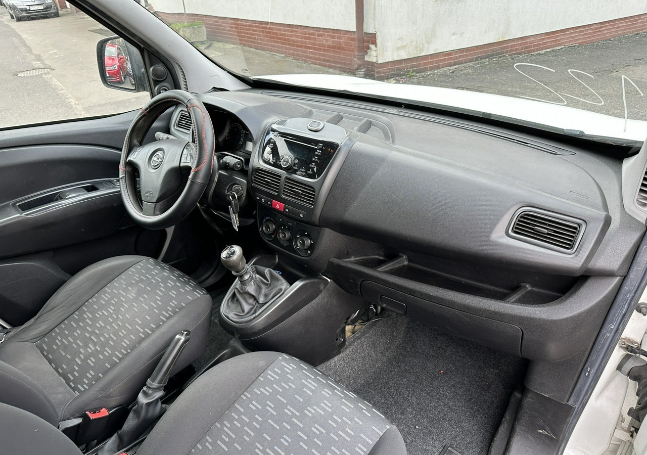 Car Opel Combo III 2.0CDTI Maxi Panorama Klima Kamera Webasto 2016: picture 9