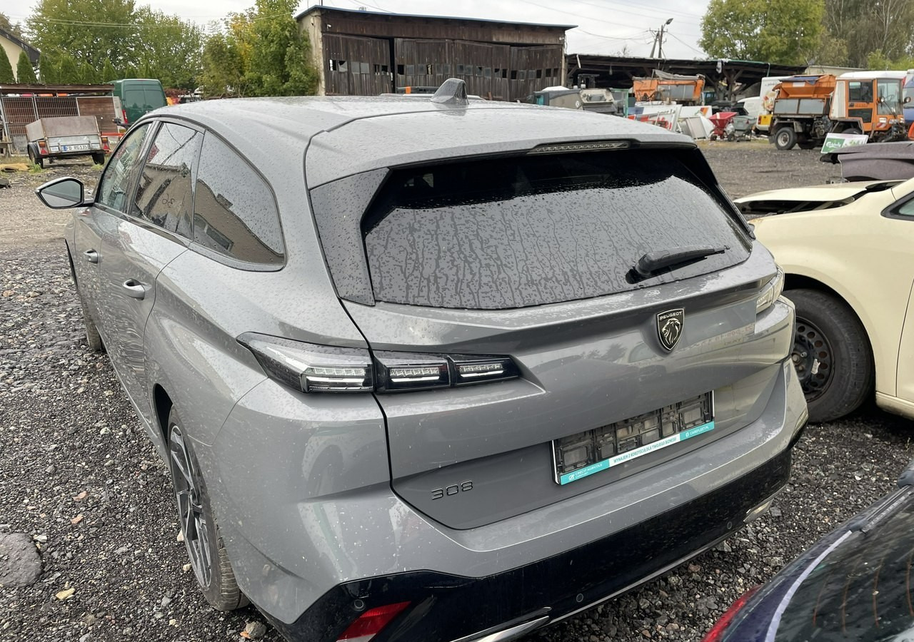 Peugeot 308 P5 Peugeot 308 1.5-131KM BlueHDi Allure Pack S&S EAT8 Salon PL 2024 - Estate car: picture 4 Peugeot 308 P5 Peugeot 308 1.5-131KM BlueHDi Allure Pack S&S EAT8 Salon PL 2024 - Estate car: picture 4