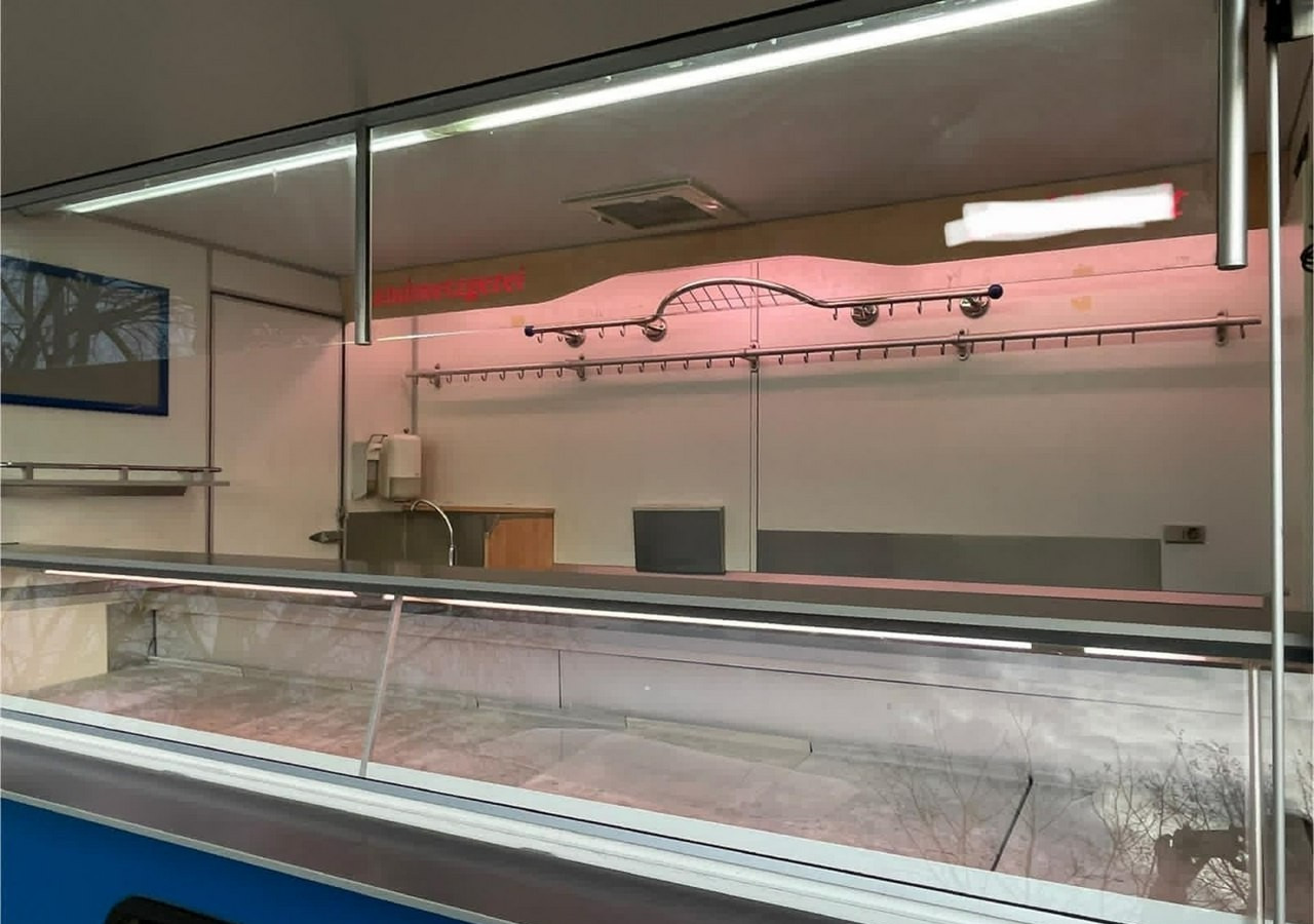 Renault Master Autosklep Wędli Gastronomiczny food truck foodtruck sklep W-zasiBORC - Vending truck: picture 4 Renault Master Autosklep Wędli Gastronomiczny food truck foodtruck sklep W-zasiBORC - Vending truck: picture 4