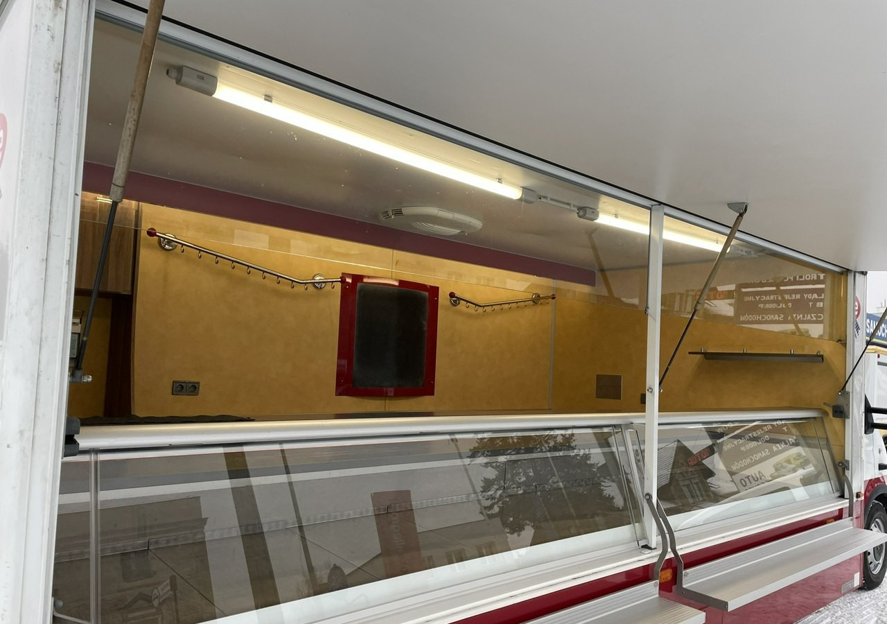 Renault Master Autosklep wędlin Gastronomiczny Food Truck Foodtruck Borco Lada 4,7 - Vending truck: picture 3 Renault Master Autosklep wędlin Gastronomiczny Food Truck Foodtruck Borco Lada 4,7 - Vending truck: picture 3