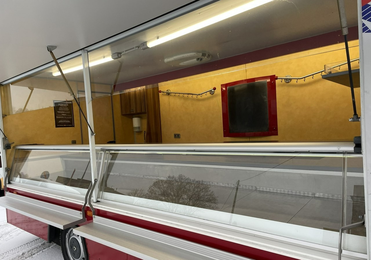 Renault Master Autosklep wędlin Gastronomiczny Food Truck Foodtruck Borco Lada 4,7 - Vending truck: picture 2 Renault Master Autosklep wędlin Gastronomiczny Food Truck Foodtruck Borco Lada 4,7 - Vending truck: picture 2