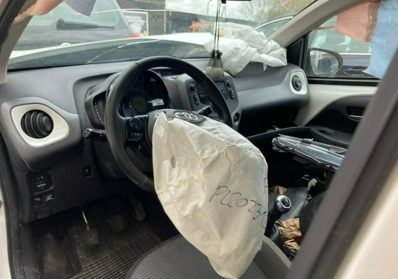 Toyota Aygo II Aygo 1.0-16V Klima Salon PL 2021 Bezyna + LPG - Hatchback: picture 5 Toyota Aygo II Aygo 1.0-16V Klima Salon PL 2021 Bezyna + LPG - Hatchback: picture 5
