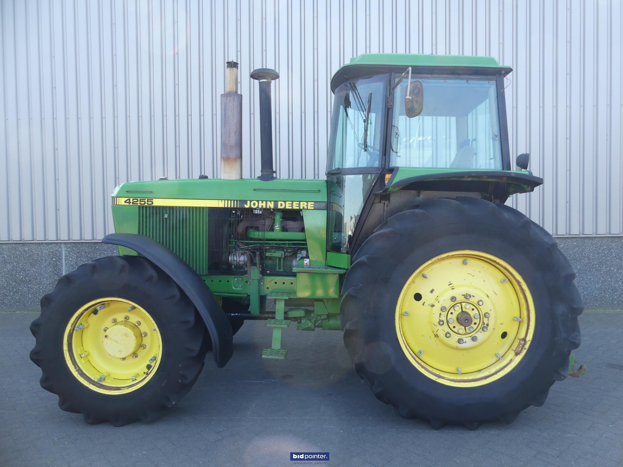 John-Deere 4255 4WD - Farm tractor: picture 2 John-Deere 4255 4WD - Farm tractor: picture 2