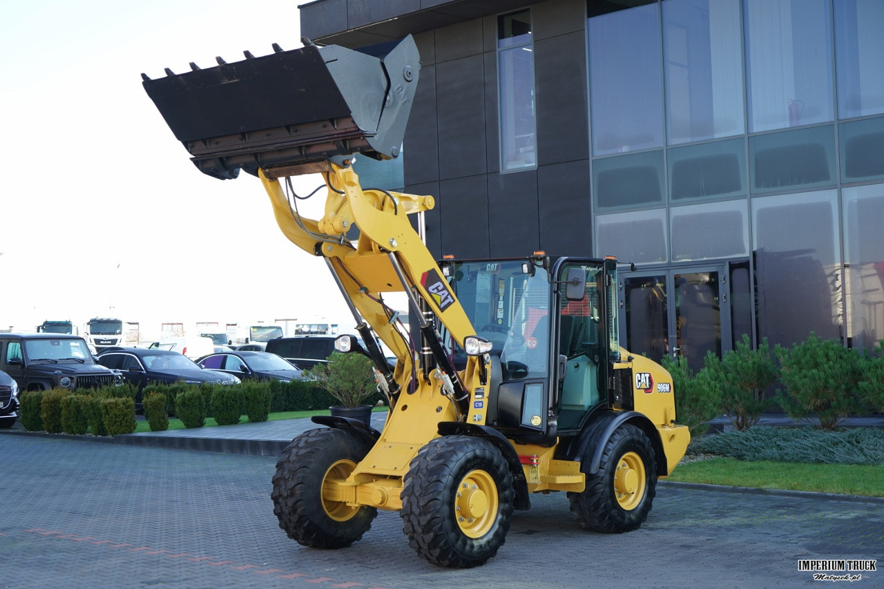 Caterpillar 906M / ŁADOWARKA KOŁOWA / 2020 ROK / ŁYŻKA SZCZĘKOWA / - Wheel loader: picture 1 Caterpillar 906M / ŁADOWARKA KOŁOWA / 2020 ROK / ŁYŻKA SZCZĘKOWA / - Wheel loader: picture 1