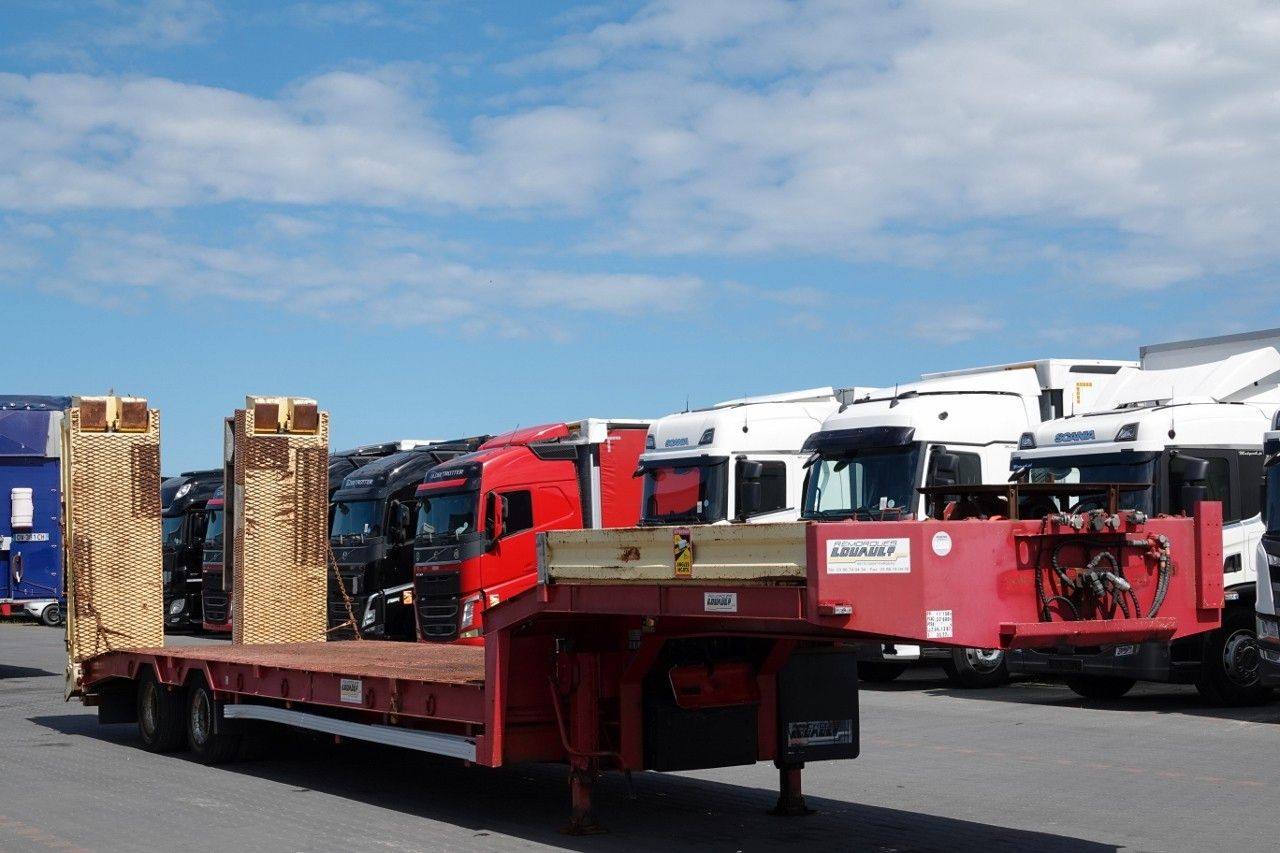 LAWETA NISKOPODWOZIOWA / NAJAZDY HYDRAULICZNE / - Low loader semi-trailer: picture 1 LAWETA NISKOPODWOZIOWA / NAJAZDY HYDRAULICZNE / - Low loader semi-trailer: picture 1