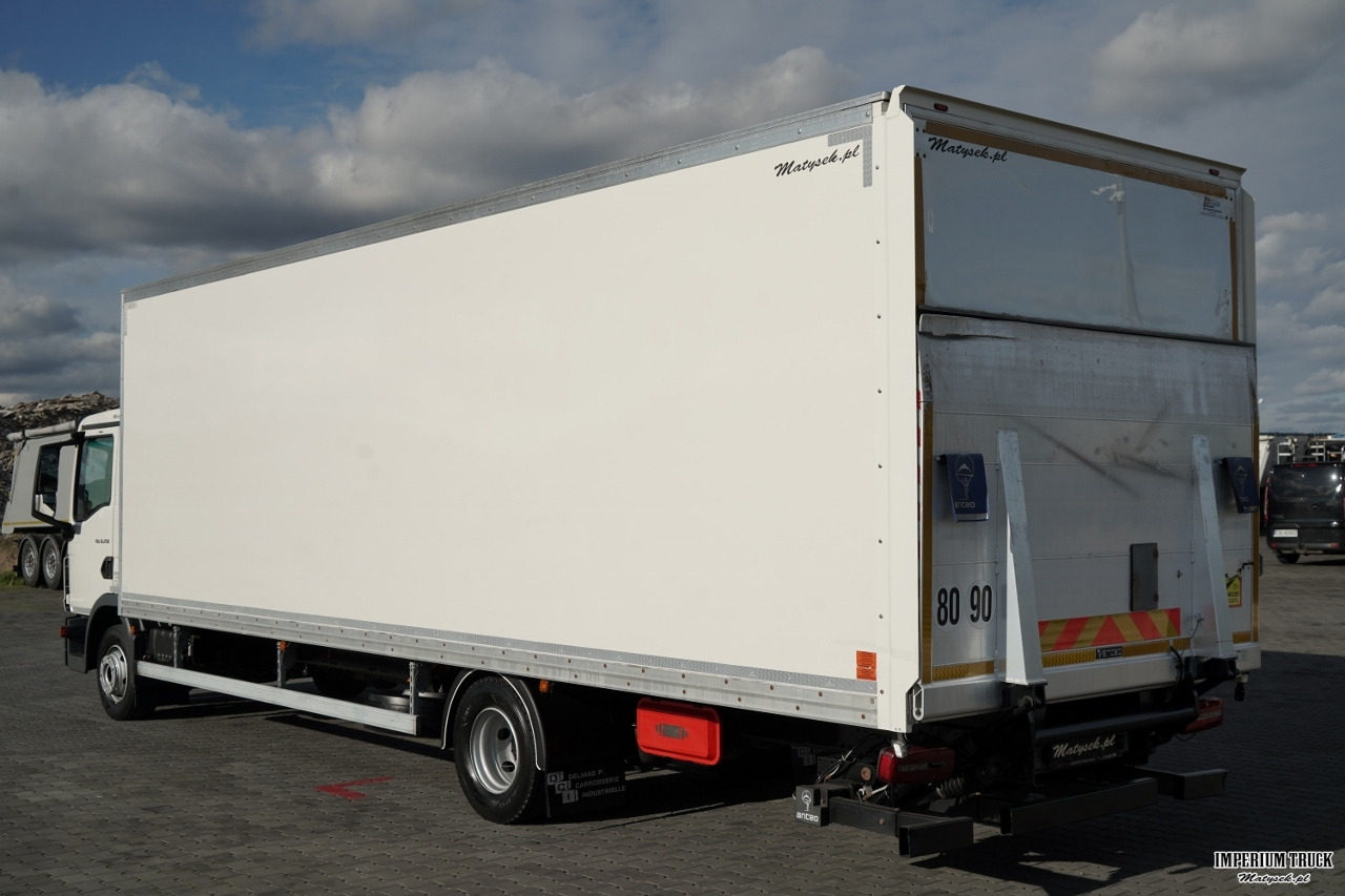 MAN TGL 12.250 / SOLÓWKA / KONTENER 8 M / WINDA / BOCZNE DRZWI / 2021 ROK - Box truck: picture 3 MAN TGL 12.250 / SOLÓWKA / KONTENER 8 M / WINDA / BOCZNE DRZWI / 2021 ROK - Box truck: picture 3