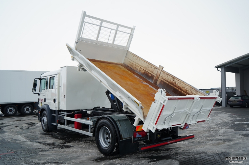 MAN TGM 18.340 / 4X2 / 3 STRONNA WYWROTKA / HYDROBURTA / BRYGADÓWKA 7 MIEJSC / BORDMATIC - Tipper: picture 3 MAN TGM 18.340 / 4X2 / 3 STRONNA WYWROTKA / HYDROBURTA / BRYGADÓWKA 7 MIEJSC / BORDMATIC - Tipper: picture 3