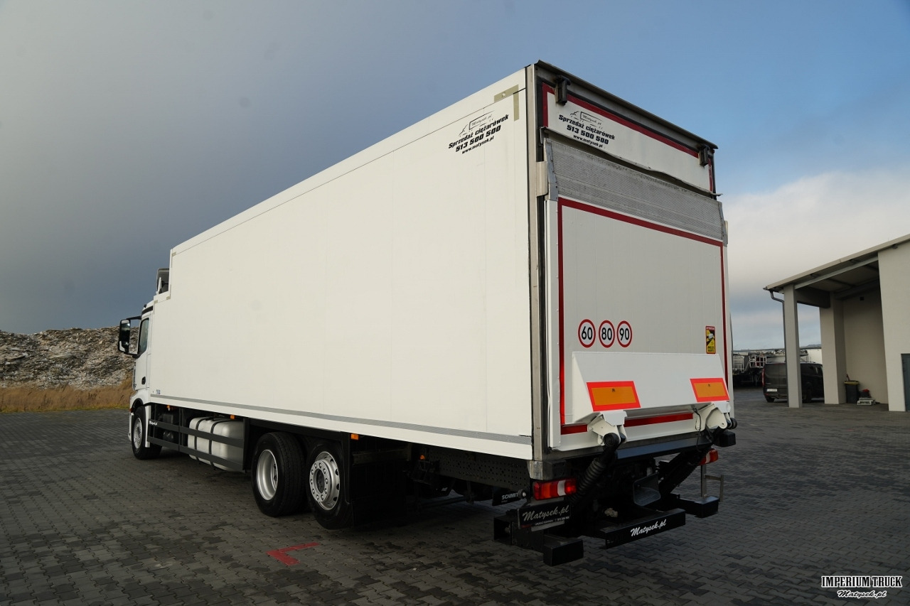 MERCEDES ACTROS 2542 / 6X2 / CHŁODNIA / SOLÓWKA / AGREGAT THERMO KING T-1000R / WINDA / OŚ PODNOSZONA SKRĘTNA / EURO 5 - Refrigerator truck: picture 3 MERCEDES ACTROS 2542 / 6X2 / CHŁODNIA / SOLÓWKA / AGREGAT THERMO KING T-1000R / WINDA / OŚ PODNOSZONA SKRĘTNA / EURO 5 - Refrigerator truck: picture 3