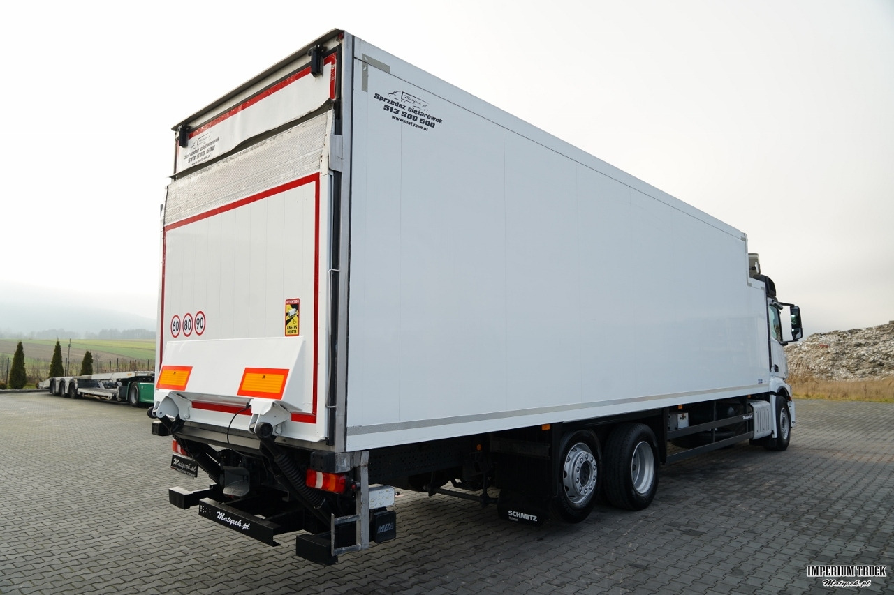 MERCEDES ACTROS 2542 / 6X2 / CHŁODNIA / SOLÓWKA / AGREGAT THERMO KING T-1000R / WINDA / OŚ PODNOSZONA SKRĘTNA / EURO 5 - Refrigerator truck: picture 4 MERCEDES ACTROS 2542 / 6X2 / CHŁODNIA / SOLÓWKA / AGREGAT THERMO KING T-1000R / WINDA / OŚ PODNOSZONA SKRĘTNA / EURO 5 - Refrigerator truck: picture 4