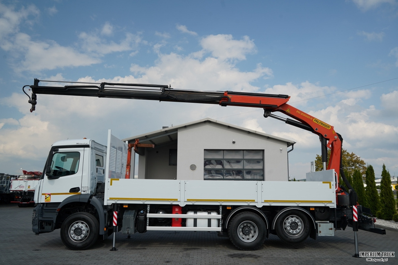 MERCEDES / AROCS 2643 / 6x2 / SKRZYNIOWY - 6,4 M / HDS palfinger pk 20001-k - wysów: 10,2 M / OŚ PODNOSZONA / STEROWANIE RADIOWE / ROTATOR / WIDŁY / OPONY 100 % / 2017 ROK - Dropside/ Flatbed truck, Crane truck: picture 5 MERCEDES / AROCS 2643 / 6x2 / SKRZYNIOWY - 6,4 M / HDS palfinger pk 20001-k - wysów: 10,2 M / OŚ PODNOSZONA / STEROWANIE RADIOWE / ROTATOR / WIDŁY / OPONY 100 % / 2017 ROK - Dropside/ Flatbed truck, Crane truck: picture 5