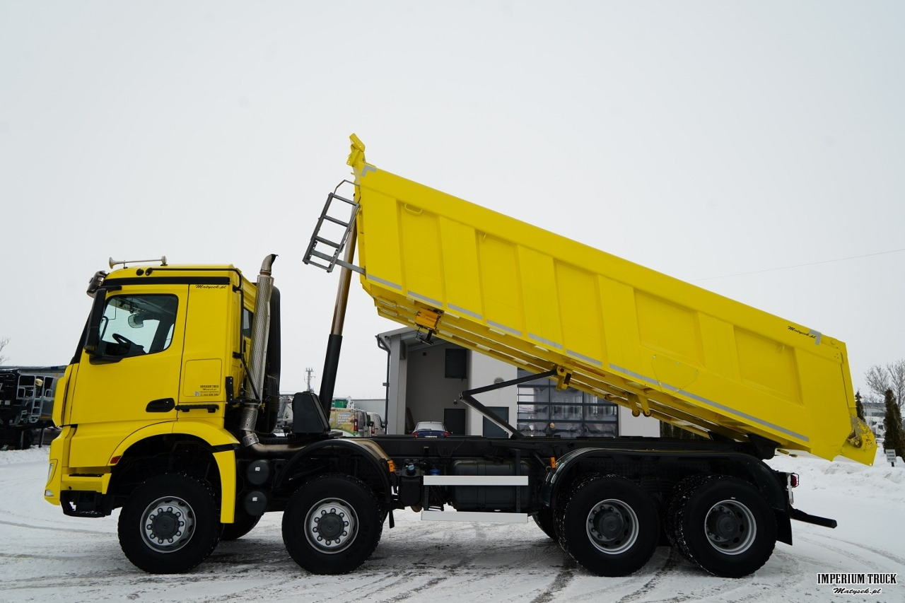 MERCEDES-BENZ AROCS 4151 / 8X8 / WYWROTKA TYLNOZSYPOWA / HYDROKLAPA / 6 M / AUTOMAT / EURO 6 - Tipper: picture 3 MERCEDES-BENZ AROCS 4151 / 8X8 / WYWROTKA TYLNOZSYPOWA / HYDROKLAPA / 6 M / AUTOMAT / EURO 6 - Tipper: picture 3