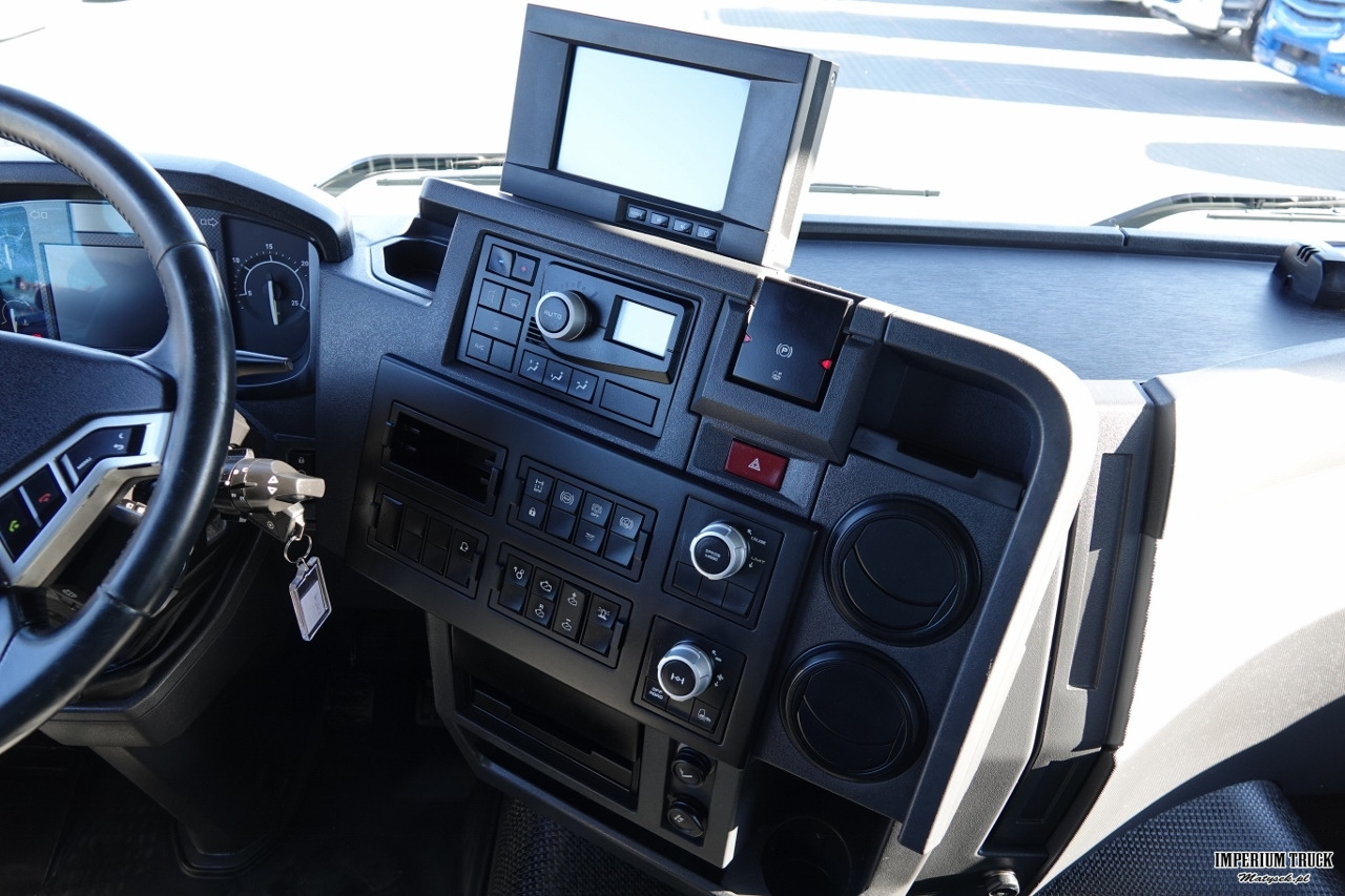 Dropside/ Flatbed truck, Crane truck RENAULT C 430 / 8x4 / SKRZYNIOWY 7 M + HDS PALFINGER 33002 -wysów: 14,5 M / UDŹWIG 9800 KG / STEROWANIE RADIOWE / ROTATOR / EURO 6: picture 36