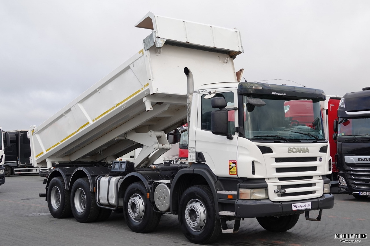 SCANIA P 380 / 8x4 / WYWROTKA / HYDROBURTA / BORDMATIC / SPROWADZONA / ŁADOWNOŚĆ : 18500 kg - Tipper: picture 4 SCANIA P 380 / 8x4 / WYWROTKA / HYDROBURTA / BORDMATIC / SPROWADZONA / ŁADOWNOŚĆ : 18500 kg - Tipper: picture 4