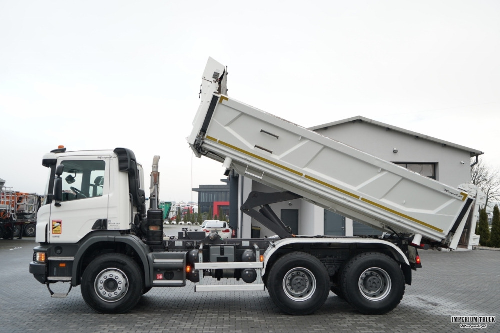 SCANIA P 410 / 6x4 / WYWROTKA DWU-STRONNA / HYDROBURTA / BOARDMATIC / AUTOMAT / EURO 6 - Tipper: picture 3 SCANIA P 410 / 6x4 / WYWROTKA DWU-STRONNA / HYDROBURTA / BOARDMATIC / AUTOMAT / EURO 6 - Tipper: picture 3