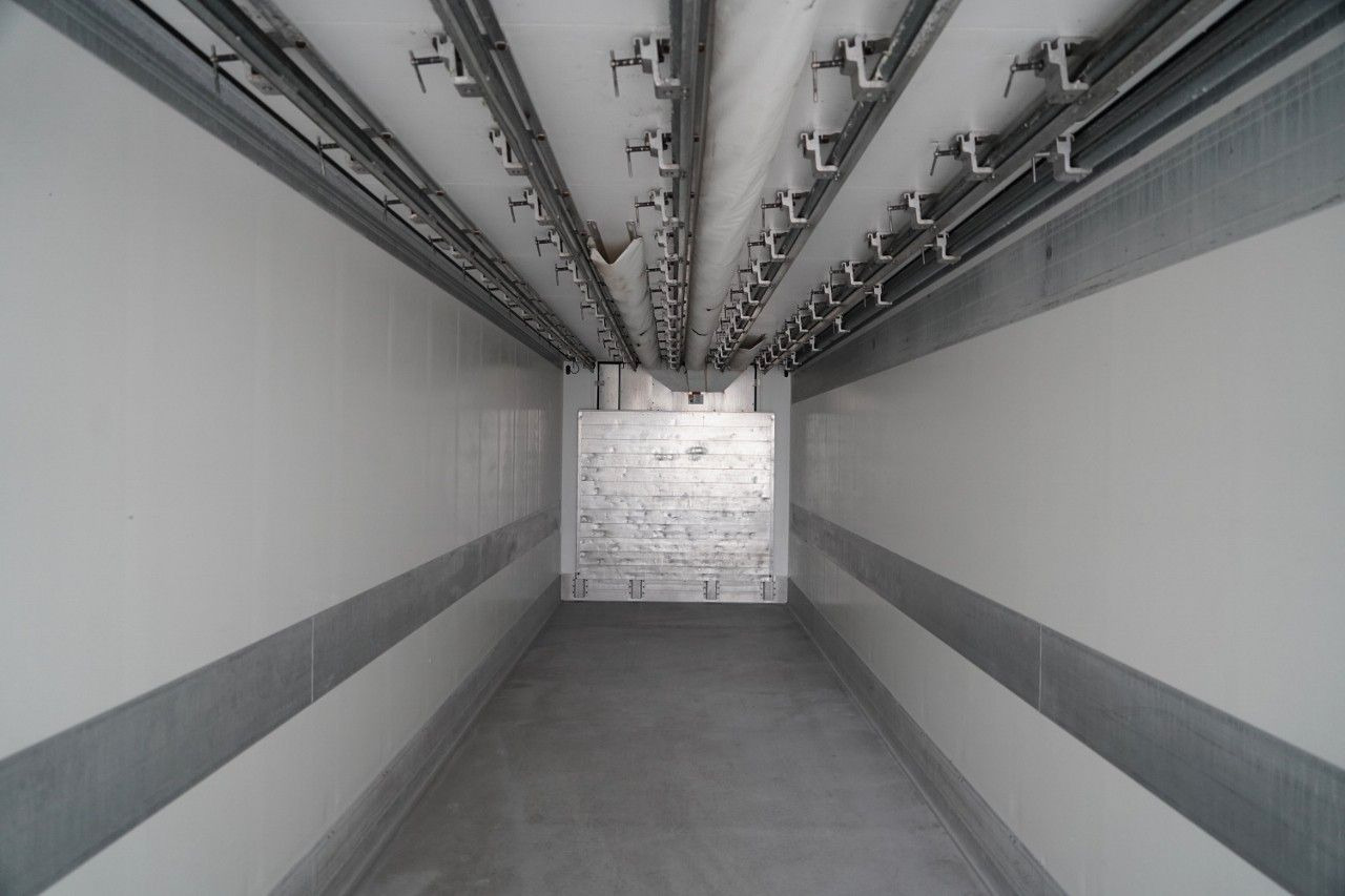 Refrigerator semi-trailer Schmitz Cargobull CHŁODNIA / THERMO KING / HAKÓWKA / OŚ PODNOSZO: picture 20 Refrigerator semi-trailer Schmitz Cargobull CHŁODNIA / THERMO KING / HAKÓWKA / OŚ PODNOSZO: picture 20