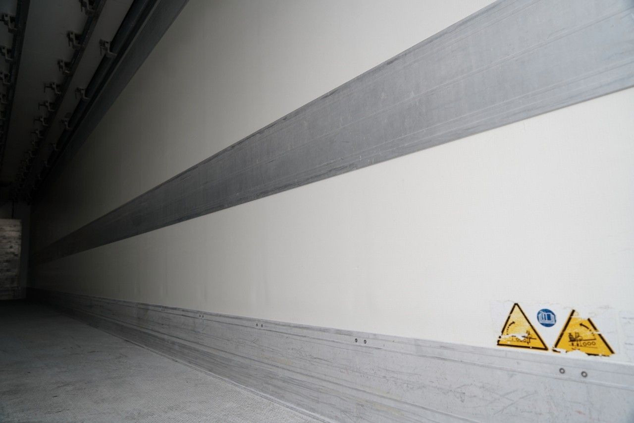 Refrigerator semi-trailer Schmitz Cargobull CHŁODNIA / THERMO KING / HAKÓWKA / OŚ PODNOSZO: picture 17 Refrigerator semi-trailer Schmitz Cargobull CHŁODNIA / THERMO KING / HAKÓWKA / OŚ PODNOSZO: picture 17