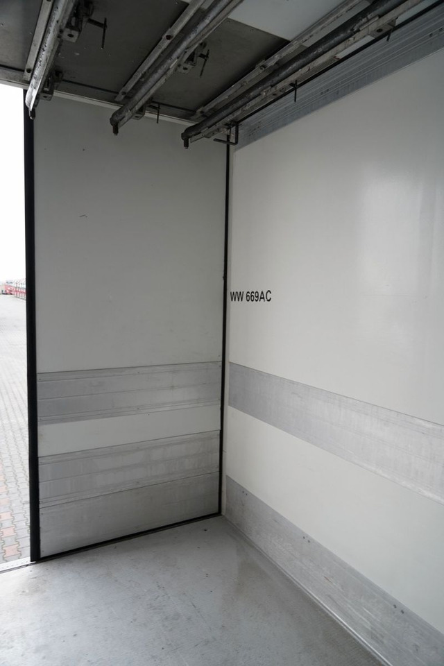 Refrigerator semi-trailer Schmitz Cargobull CHŁODNIA / THERMO KING / HAKÓWKA / OŚ PODNOSZO: picture 21 Refrigerator semi-trailer Schmitz Cargobull CHŁODNIA / THERMO KING / HAKÓWKA / OŚ PODNOSZO: picture 21