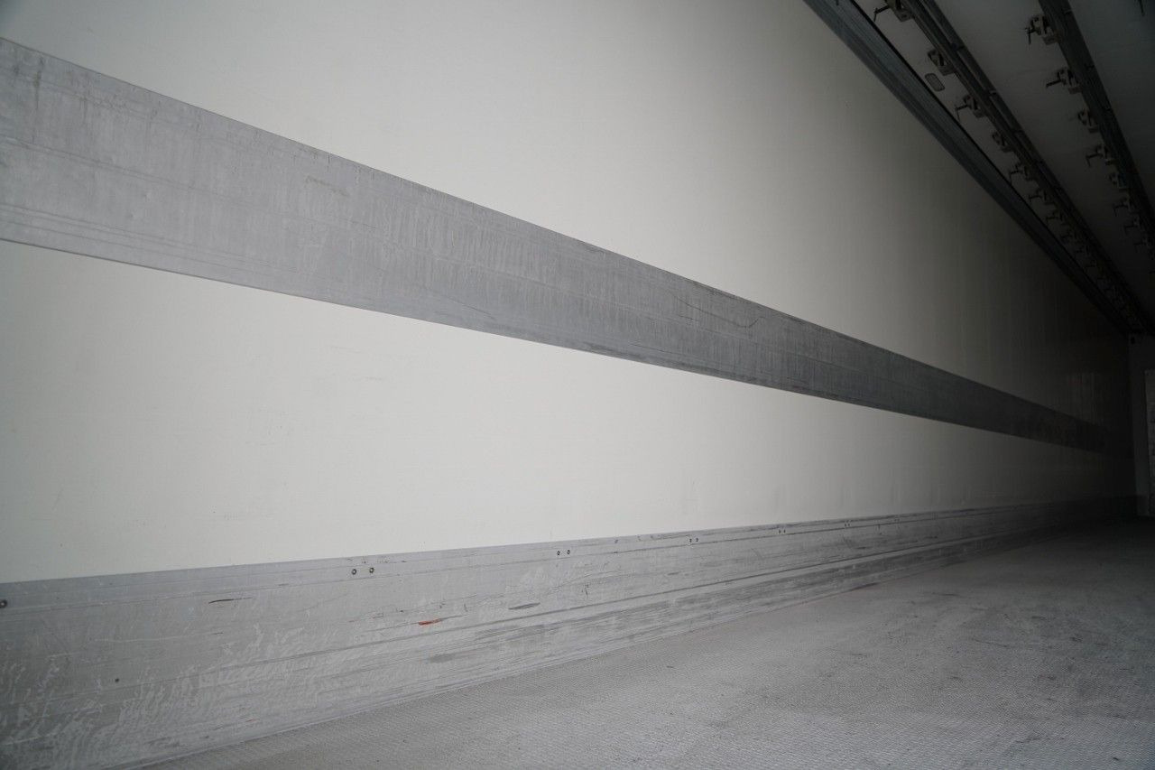 Refrigerator semi-trailer Schmitz Cargobull CHŁODNIA / THERMO KING / HAKÓWKA / OŚ PODNOSZO: picture 16 Refrigerator semi-trailer Schmitz Cargobull CHŁODNIA / THERMO KING / HAKÓWKA / OŚ PODNOSZO: picture 16