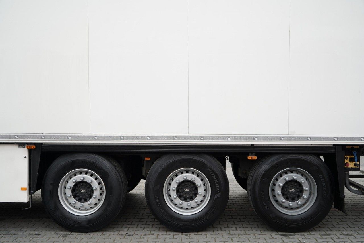 Refrigerator semi-trailer Schmitz Cargobull CHŁODNIA / THERMO KING / HAKÓWKA / OŚ PODNOSZO: picture 25 Refrigerator semi-trailer Schmitz Cargobull CHŁODNIA / THERMO KING / HAKÓWKA / OŚ PODNOSZO: picture 25