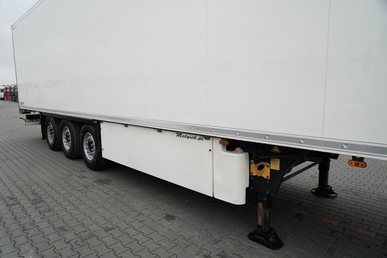 Refrigerator semi-trailer Schmitz Cargobull CHŁODNIA / THERMO KING / HAKÓWKA / OŚ PODNOSZO: picture 9 Refrigerator semi-trailer Schmitz Cargobull CHŁODNIA / THERMO KING / HAKÓWKA / OŚ PODNOSZO: picture 9