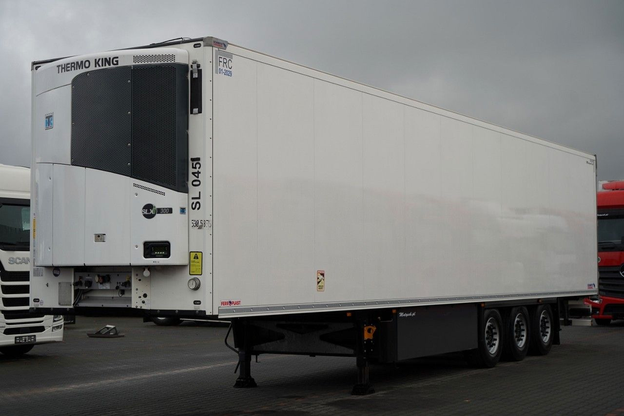 Schmitz Cargobull REFRIGERATED / NEW THERMO KING UNIT / SLX 300 / - Refrigerator semi-trailer: picture 1 Schmitz Cargobull REFRIGERATED / NEW THERMO KING UNIT / SLX 300 / - Refrigerator semi-trailer: picture 1