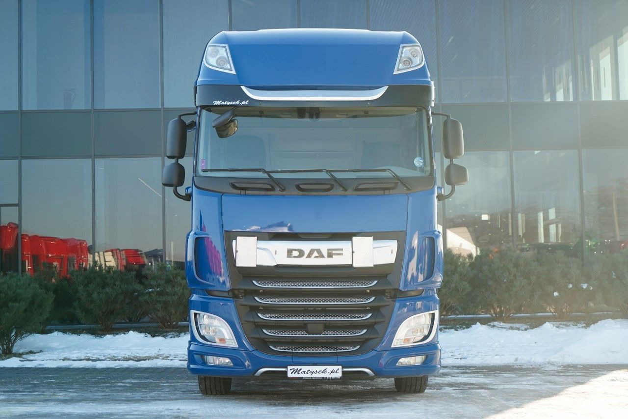 DAF XF 480 / MEGA / SUPER SPACE CAB / LOW DECK / 202 - Tractor unit: picture 2 DAF XF 480 / MEGA / SUPER SPACE CAB / LOW DECK / 202 - Tractor unit: picture 2
