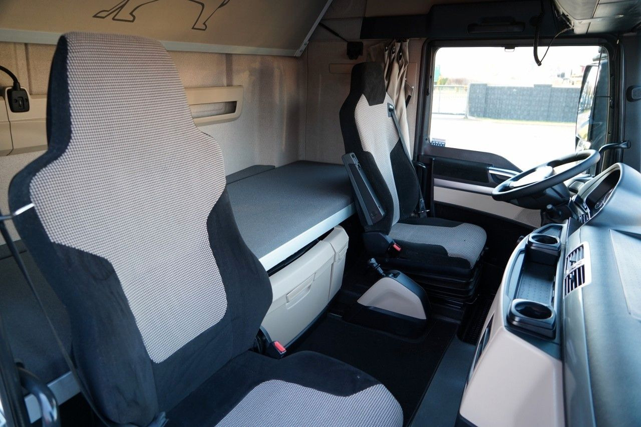 Tractor unit MAN TGX 18. 460 / MEGA / LOWDECK / REGULOWANE SIODŁO: picture 37 Tractor unit MAN TGX 18. 460 / MEGA / LOWDECK / REGULOWANE SIODŁO: picture 37