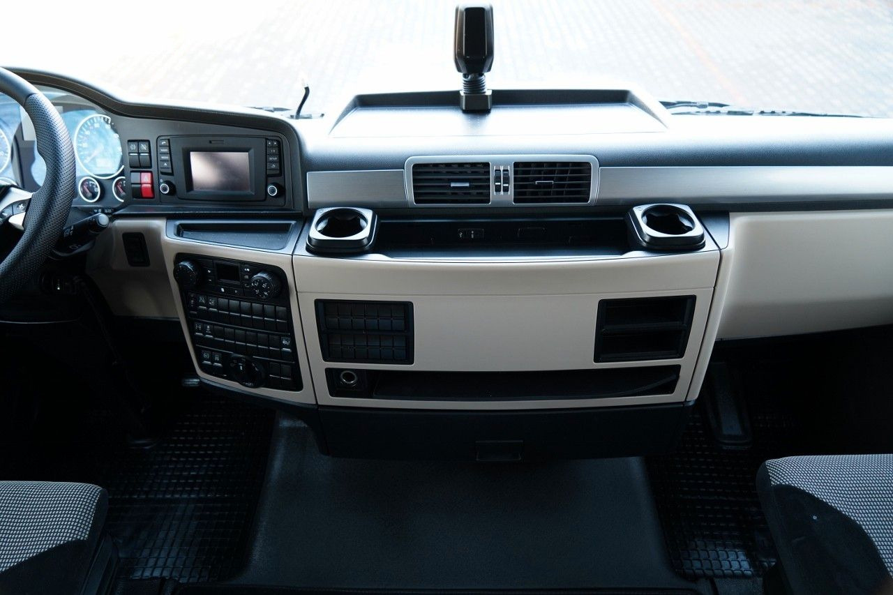 Tractor unit MAN TGX 18. 460 / MEGA / LOWDECK / REGULOWANE SIODŁO: picture 33 Tractor unit MAN TGX 18. 460 / MEGA / LOWDECK / REGULOWANE SIODŁO: picture 33