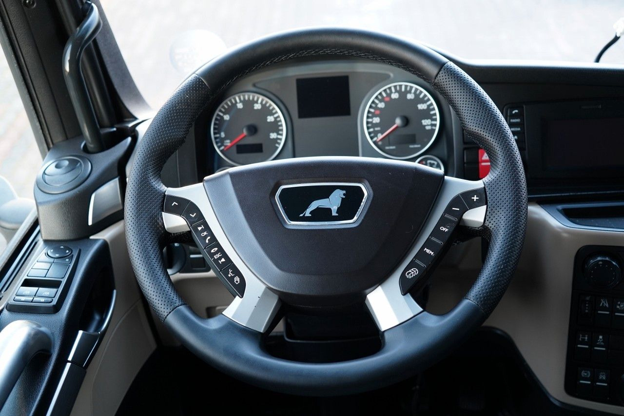 Tractor unit MAN TGX 18. 460 / MEGA / LOWDECK / REGULOWANE SIODŁO: picture 29 Tractor unit MAN TGX 18. 460 / MEGA / LOWDECK / REGULOWANE SIODŁO: picture 29