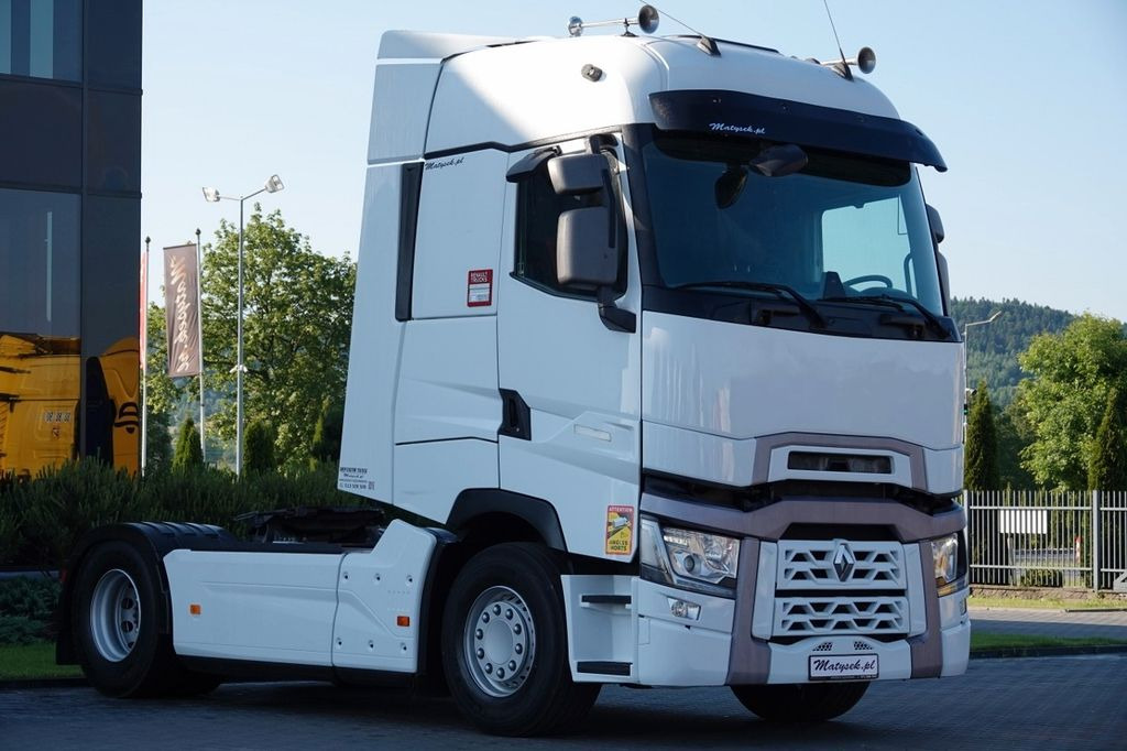 Renault T 520 / 13L / MAXISPACE / RETARDER / SALONKA Renault T 520 / 13L / MAXISPACE / RETARDER / SALONKA - Tractor unit: picture 1 Renault T 520 / 13L / MAXISPACE / RETARDER / SALONKA Renault T 520 / 13L / MAXISPACE / RETARDER / SALONKA - Tractor unit: picture 1