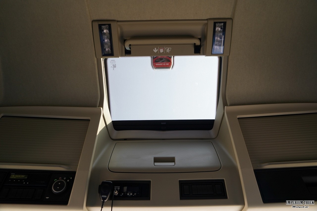 Curtain side truck VOLVO FH 500 / I-SAVE / XL / ZESTAW TANDEM PRZEJAZDOWY 120 M3 / 2023 / I-PARK COOL / ZAWIESIE DOKI DO WÓZKA / PO ZŁOTYM KONTRAKCIE SERWISOWYM: picture 46
