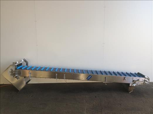 NNP Flighted elevator conveyor - Conveyor: picture 1 NNP Flighted elevator conveyor - Conveyor: picture 1