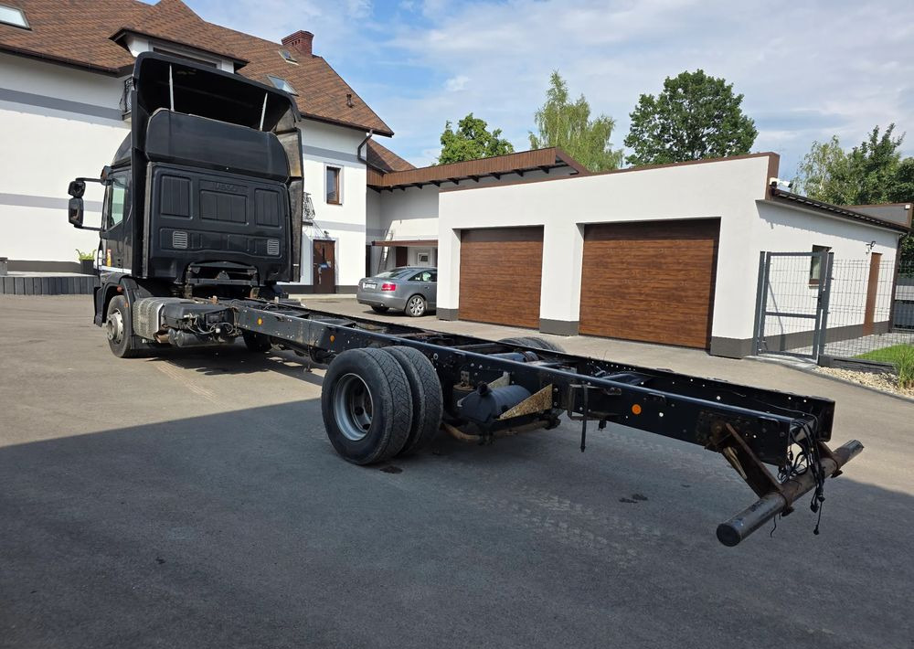 Iveco EUROCARGO 160E28 RAMA DO ZABUDOWY/ LAWETA / MANUAL / - Curtain side truck: picture 4 Iveco EUROCARGO 160E28 RAMA DO ZABUDOWY/ LAWETA / MANUAL / - Curtain side truck: picture 4