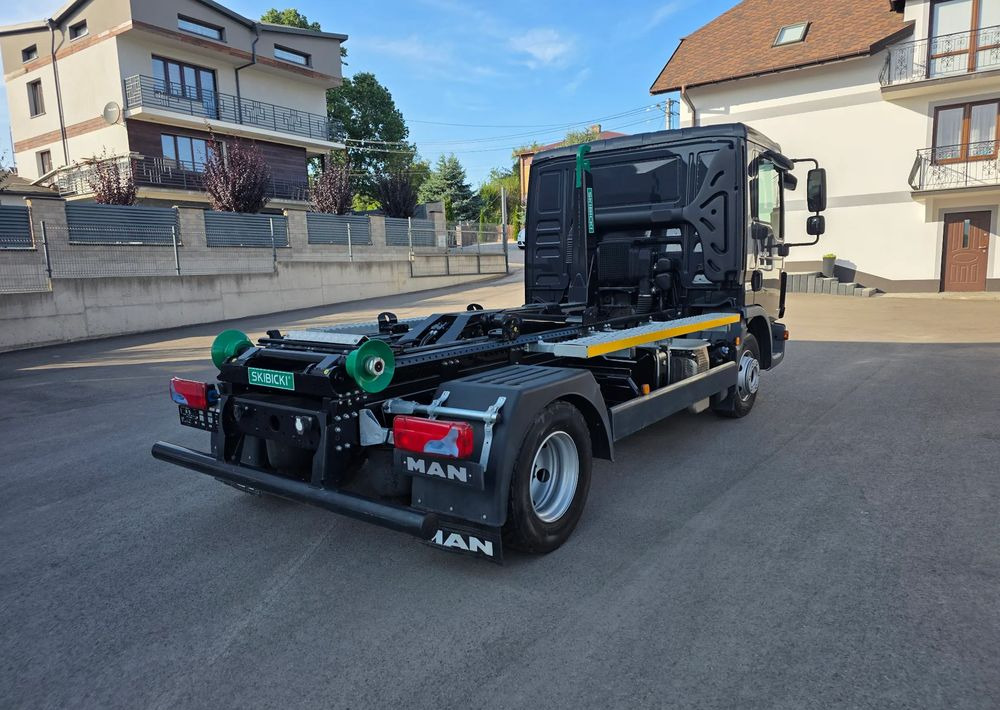 MAN TGL 12.250 nowe urządzenie hakowe SKIBICKI HKS 8/3300 ATEGO / TGM - Hook lift truck: picture 2 MAN TGL 12.250 nowe urządzenie hakowe SKIBICKI HKS 8/3300 ATEGO / TGM - Hook lift truck: picture 2