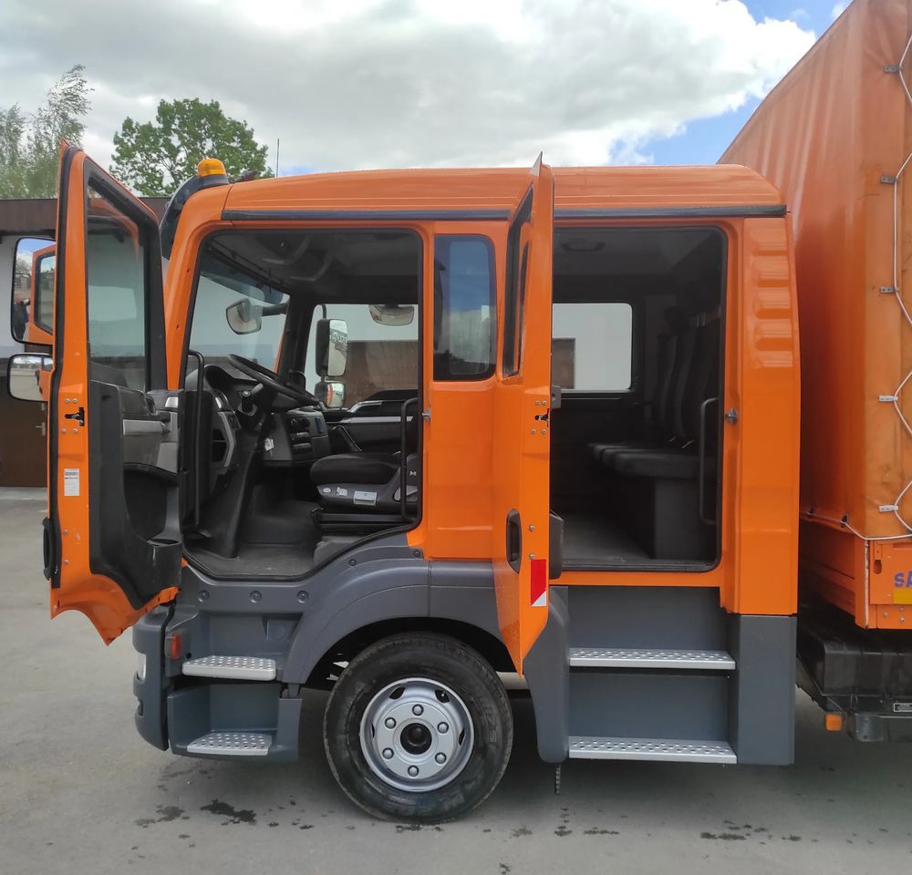 MAN TGL 8.180 DOKA / 6 OSOBOWY /BUTRO-PLANDEKA / - Curtain side truck: picture 5 MAN TGL 8.180 DOKA / 6 OSOBOWY /BUTRO-PLANDEKA / - Curtain side truck: picture 5